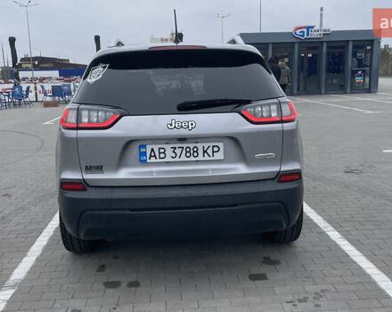 Серый Джип Чероки, объемом двигателя 2.36 л и пробегом 198 тыс. км за 16255 $, фото 2 на Automoto.ua