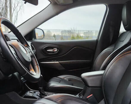 Сірий Джип Cherokee, об'ємом двигуна 2.36 л та пробігом 140 тис. км за 16200 $, фото 5 на Automoto.ua