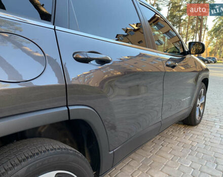 Сірий Джип Cherokee, об'ємом двигуна 2.36 л та пробігом 150 тис. км за 16600 $, фото 16 на Automoto.ua