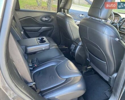 Серый Джип Чероки, объемом двигателя 2 л и пробегом 130 тыс. км за 18300 $, фото 10 на Automoto.ua