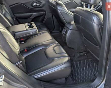 Сірий Джип Cherokee, об'ємом двигуна 2 л та пробігом 109 тис. км за 18700 $, фото 14 на Automoto.ua