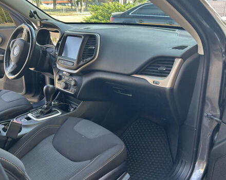 Серый Джип Чероки, объемом двигателя 3.24 л и пробегом 52 тыс. км за 15800 $, фото 13 на Automoto.ua