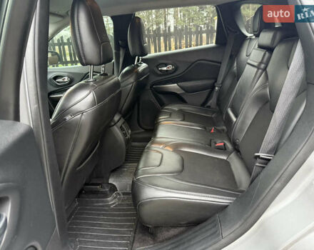 Серый Джип Чероки, объемом двигателя 2.36 л и пробегом 142 тыс. км за 14200 $, фото 28 на Automoto.ua