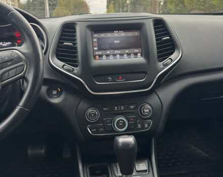 Серый Джип Чероки, объемом двигателя 2.36 л и пробегом 128 тыс. км за 18200 $, фото 10 на Automoto.ua