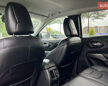 Сірий Джип Cherokee, об'ємом двигуна 2 л та пробігом 28 тис. км за 20690 $, фото 14 на Automoto.ua