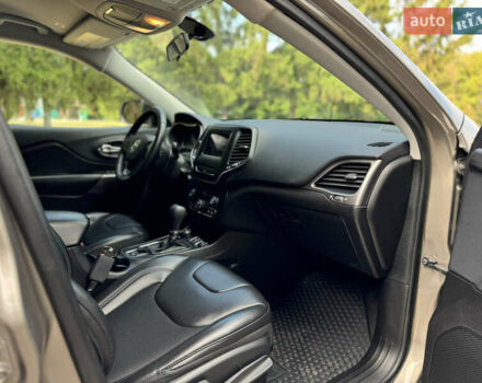 Сірий Джип Cherokee, об'ємом двигуна 3.24 л та пробігом 92 тис. км за 16500 $, фото 11 на Automoto.ua
