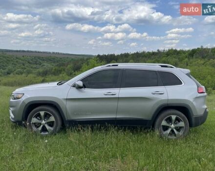 Серый Джип Чероки, объемом двигателя 2.4 л и пробегом 112 тыс. км за 18900 $, фото 1 на Automoto.ua