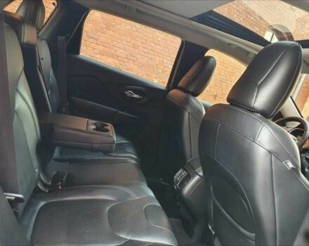 Сірий Джип Cherokee, об'ємом двигуна 0 л та пробігом 90 тис. км за 11500 $, фото 7 на Automoto.ua