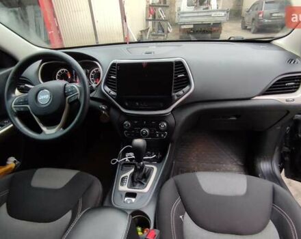 Серый Джип Чероки, объемом двигателя 2.36 л и пробегом 115 тыс. км за 14000 $, фото 5 на Automoto.ua