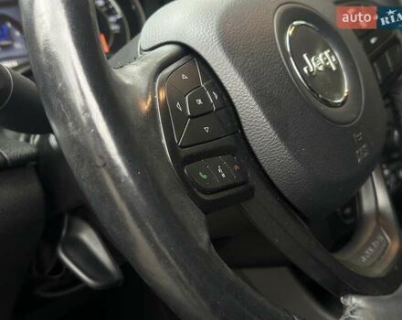 Сірий Джип Cherokee, об'ємом двигуна 1.99 л та пробігом 78 тис. км за 22500 $, фото 19 на Automoto.ua