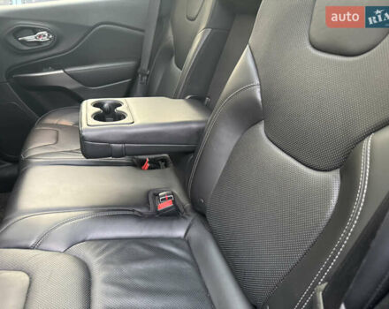 Серый Джип Чероки, объемом двигателя 3.24 л и пробегом 127 тыс. км за 22000 $, фото 13 на Automoto.ua