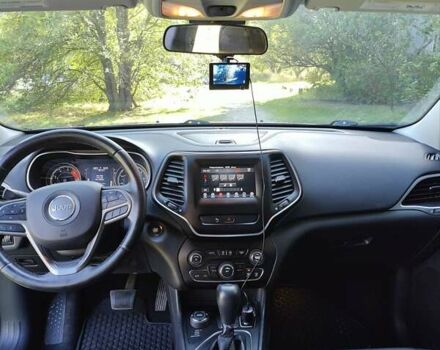 Серый Джип Чероки, объемом двигателя 1.99 л и пробегом 101 тыс. км за 19000 $, фото 6 на Automoto.ua