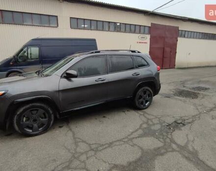 Серый Джип Чероки, объемом двигателя 2.36 л и пробегом 115 тыс. км за 14000 $, фото 1 на Automoto.ua