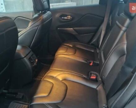 Джип Чероки 2018 в Киеве на Automoto.ua Серый Джип Чероки, объемом двигателя 3.2 л и пробегом 103 тыс. км за 17500 $, фото 9 на Automoto.ua