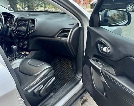 Сірий Джип Cherokee, об'ємом двигуна 3.24 л та пробігом 113 тис. км за 19000 $, фото 13 на Automoto.ua