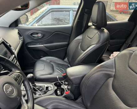 Серый Джип Чероки, объемом двигателя 3.24 л и пробегом 127 тыс. км за 22000 $, фото 15 на Automoto.ua