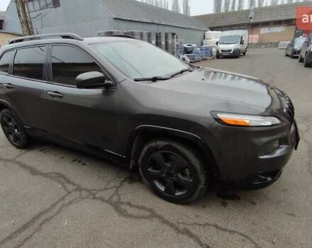 Серый Джип Чероки, объемом двигателя 2.36 л и пробегом 115 тыс. км за 14000 $, фото 2 на Automoto.ua