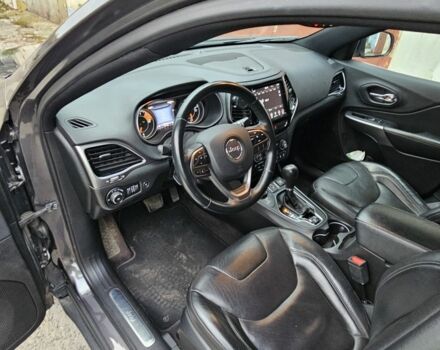 Джип Cherokee 2018 у Рівному на Automoto.ua Сірий Джип Cherokee, об'ємом двигуна 3.2 л та пробігом 150 тис. км за 18700 $, фото 2 на Automoto.ua