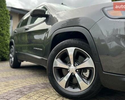 Сірий Джип Cherokee, об'ємом двигуна 2 л та пробігом 28 тис. км за 20690 $, фото 9 на Automoto.ua