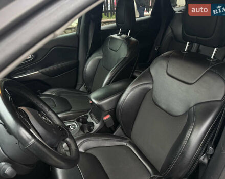 Серый Джип Чероки, объемом двигателя 2.36 л и пробегом 142 тыс. км за 14200 $, фото 20 на Automoto.ua