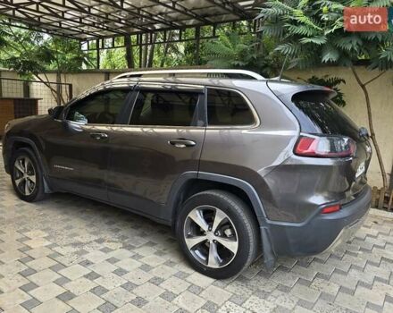 Серый Джип Чероки, объемом двигателя 2.4 л и пробегом 113 тыс. км за 15999 $, фото 3 на Automoto.ua