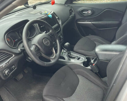 Серый Джип Чероки, объемом двигателя 3.24 л и пробегом 119 тыс. км за 14399 $, фото 14 на Automoto.ua