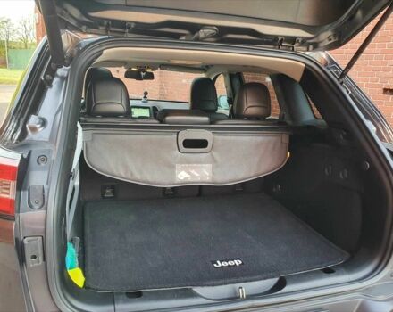 Сірий Джип Cherokee, об'ємом двигуна 0 л та пробігом 90 тис. км за 11500 $, фото 17 на Automoto.ua