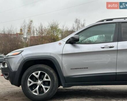 Серый Джип Чероки, объемом двигателя 2.4 л и пробегом 152 тыс. км за 15490 $, фото 5 на Automoto.ua