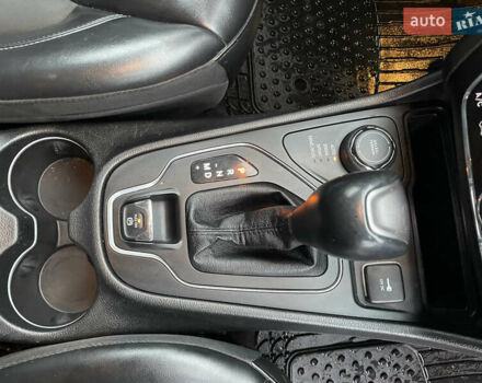 Серый Джип Чероки, объемом двигателя 2.4 л и пробегом 210 тыс. км за 14500 $, фото 29 на Automoto.ua