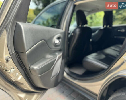 Сірий Джип Cherokee, об'ємом двигуна 3.24 л та пробігом 92 тис. км за 16500 $, фото 17 на Automoto.ua