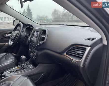 Серый Джип Чероки, объемом двигателя 2.4 л и пробегом 210 тыс. км за 14500 $, фото 31 на Automoto.ua