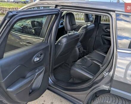 Сірий Джип Cherokee, об'ємом двигуна 2 л та пробігом 109 тис. км за 18700 $, фото 11 на Automoto.ua