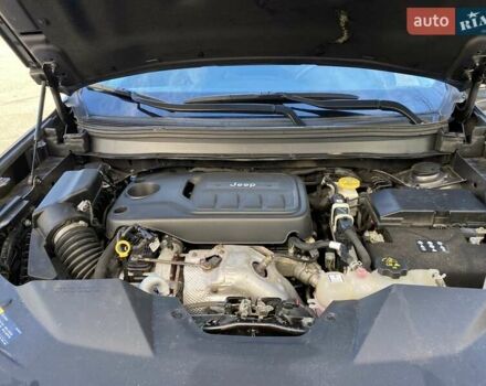 Серый Джип Чероки, объемом двигателя 2 л и пробегом 130 тыс. км за 18300 $, фото 12 на Automoto.ua