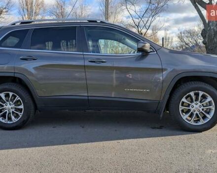 Сірий Джип Cherokee, об'ємом двигуна 2 л та пробігом 109 тис. км за 18700 $, фото 1 на Automoto.ua