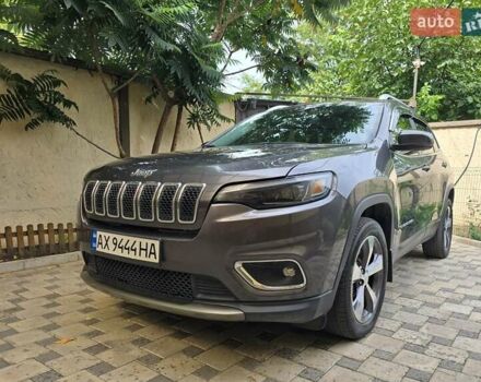 Серый Джип Чероки, объемом двигателя 2.4 л и пробегом 113 тыс. км за 15999 $, фото 1 на Automoto.ua