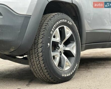 Серый Джип Чероки, объемом двигателя 2.4 л и пробегом 152 тыс. км за 15490 $, фото 10 на Automoto.ua