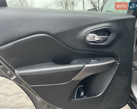 Серый Джип Чероки, объемом двигателя 2.4 л и пробегом 210 тыс. км за 14500 $, фото 41 на Automoto.ua