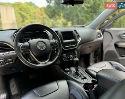 Сірий Джип Cherokee, об'ємом двигуна 3.24 л та пробігом 92 тис. км за 16500 $, фото 14 на Automoto.ua