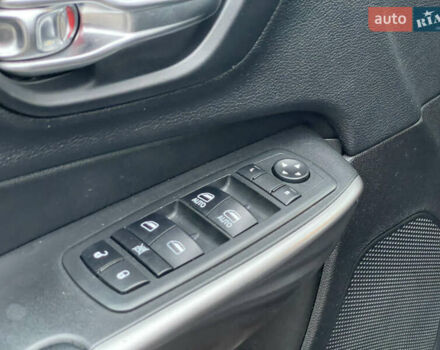 Серый Джип Чероки, объемом двигателя 2.4 л и пробегом 210 тыс. км за 14500 $, фото 22 на Automoto.ua