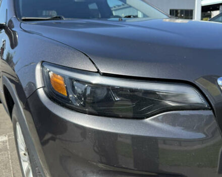 Серый Джип Чероки, объемом двигателя 2.4 л и пробегом 110 тыс. км за 21000 $, фото 2 на Automoto.ua