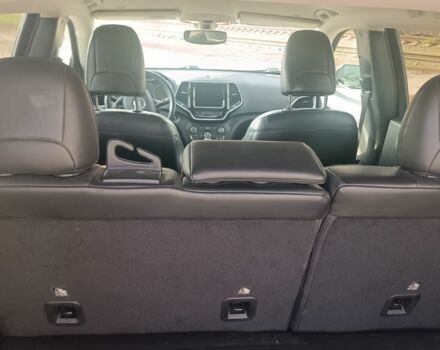 Серый Джип Чероки, объемом двигателя 3 л и пробегом 121 тыс. км за 17700 $, фото 4 на Automoto.ua