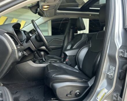 Сірий Джип Cherokee, об'ємом двигуна 2.4 л та пробігом 91 тис. км за 16500 $, фото 19 на Automoto.ua