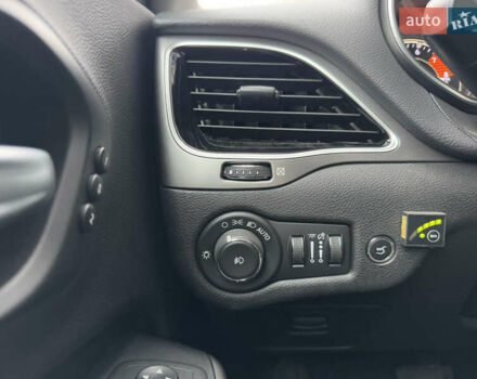 Серый Джип Чероки, объемом двигателя 3.24 л и пробегом 127 тыс. км за 22000 $, фото 23 на Automoto.ua