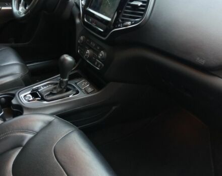 Серый Джип Чероки, объемом двигателя 2.4 л и пробегом 190 тыс. км за 16600 $, фото 4 на Automoto.ua