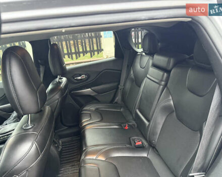 Серый Джип Чероки, объемом двигателя 2.36 л и пробегом 142 тыс. км за 14200 $, фото 29 на Automoto.ua