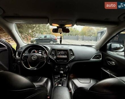 Сірий Джип Cherokee, об'ємом двигуна 3.24 л та пробігом 113 тис. км за 19000 $, фото 11 на Automoto.ua