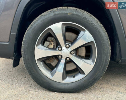 Серый Джип Чероки, объемом двигателя 3.2 л и пробегом 108 тыс. км за 21290 $, фото 8 на Automoto.ua