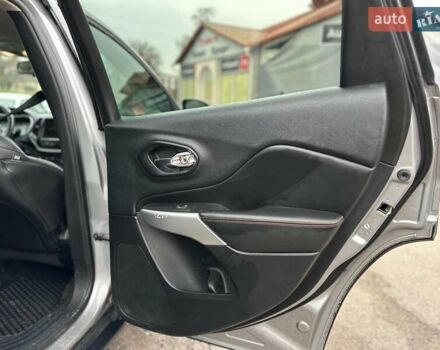 Серый Джип Чероки, объемом двигателя 2.4 л и пробегом 152 тыс. км за 15490 $, фото 18 на Automoto.ua