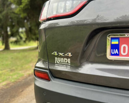 Серый Джип Чероки, объемом двигателя 3.2 л и пробегом 225 тыс. км за 15000 $, фото 9 на Automoto.ua