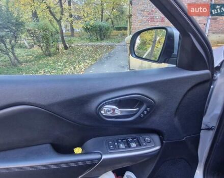 Серый Джип Чероки, объемом двигателя 3.24 л и пробегом 119 тыс. км за 18499 $, фото 15 на Automoto.ua